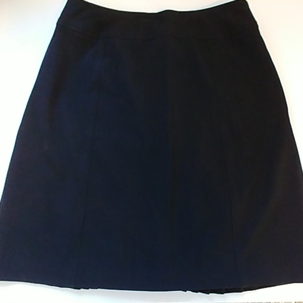Larry Levine Stretch Black Back Pleat Skirt Sz 10